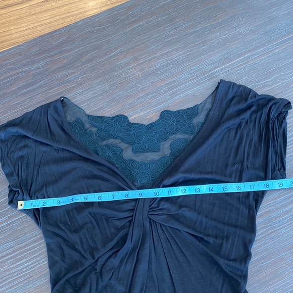 Ladies black Lacy back blouse with twist knot in the front. Size small. - Picture 6 of 7